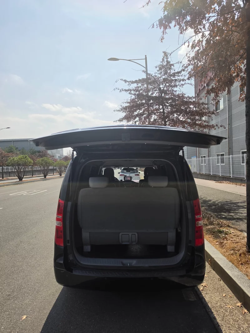 Hyundai Starex