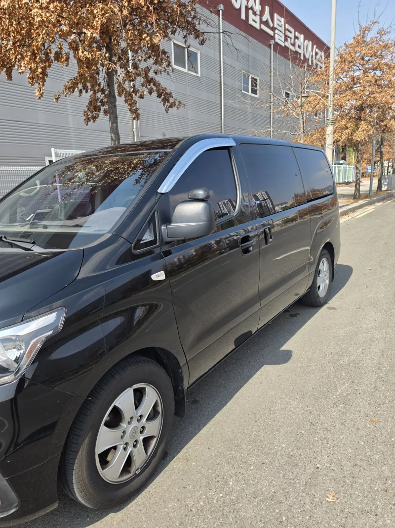 Hyundai Starex