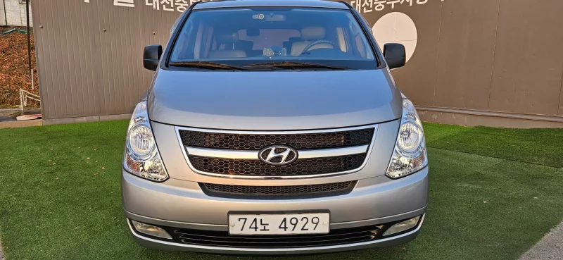 Hyundai Starex