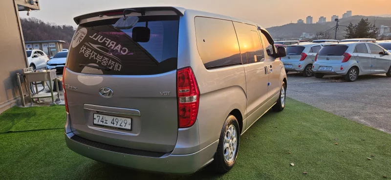 Hyundai Starex