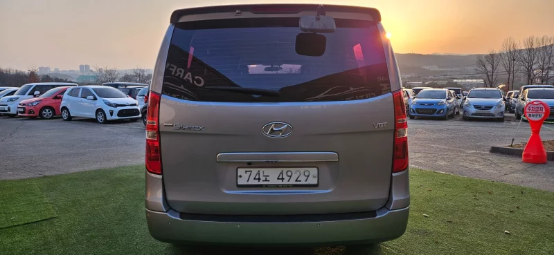 Hyundai Starex