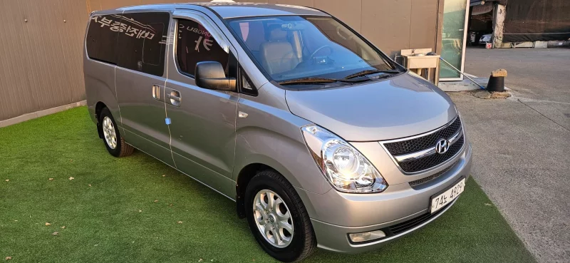 Hyundai Starex