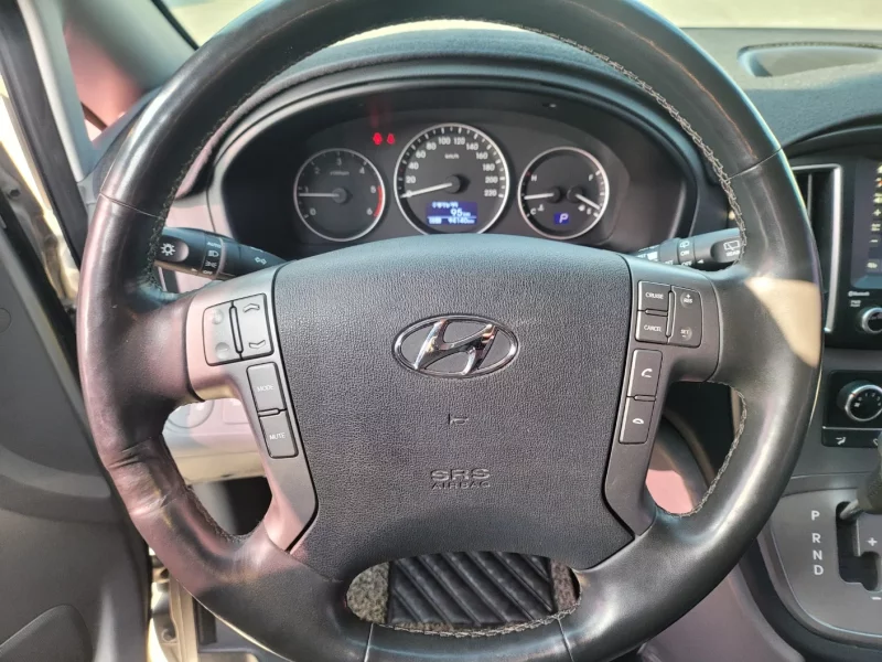 Hyundai Starex