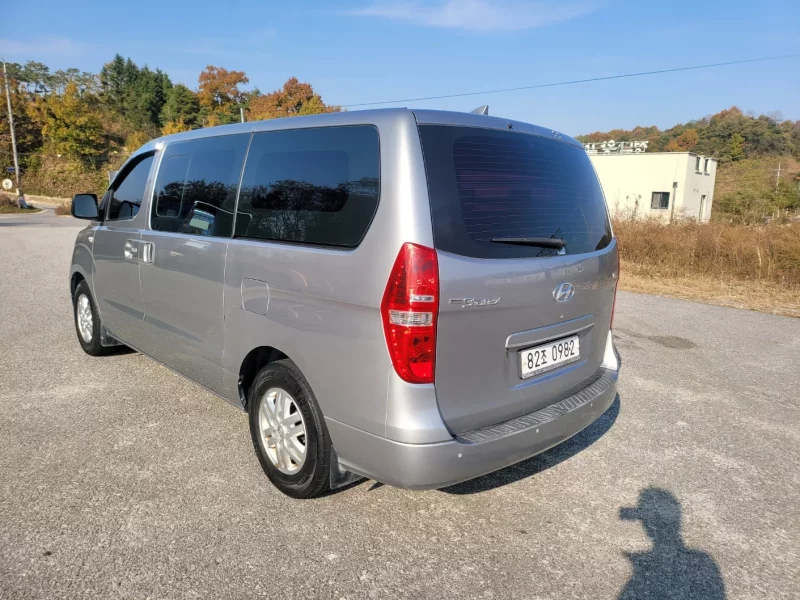 Hyundai Starex