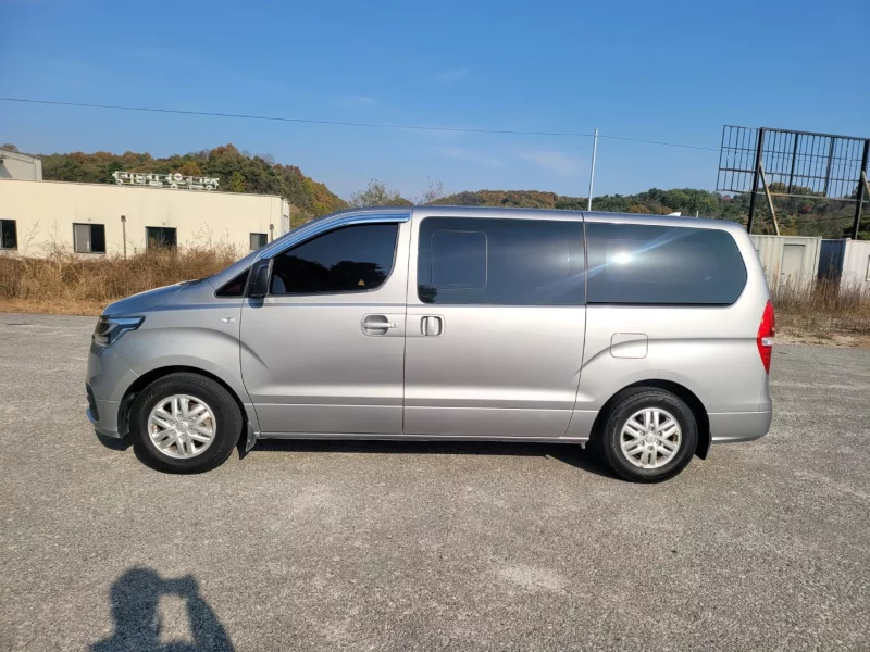 Hyundai Starex