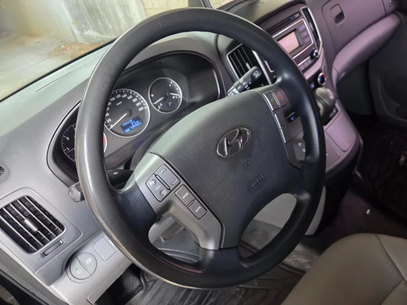 Hyundai Starex