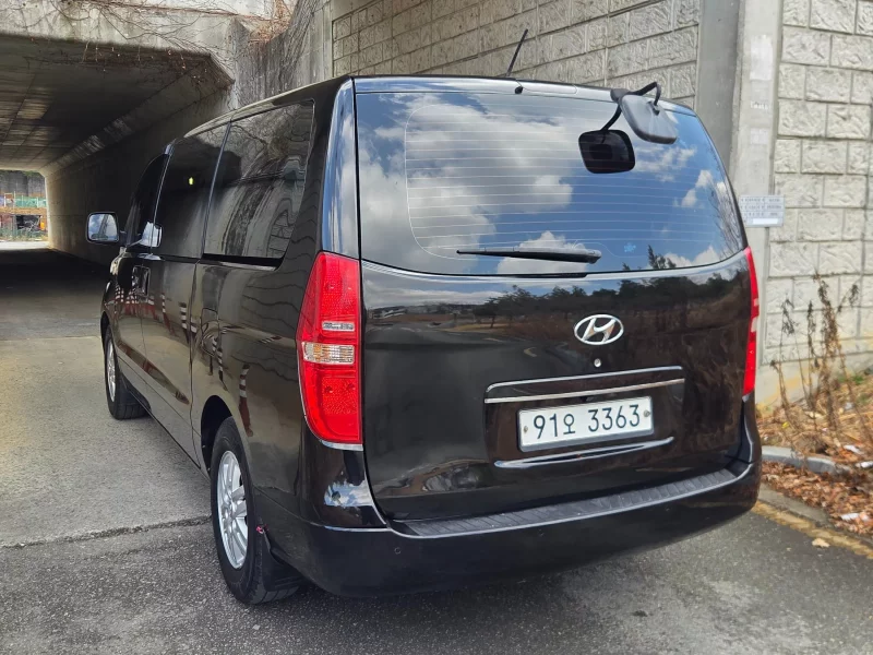 Hyundai Starex