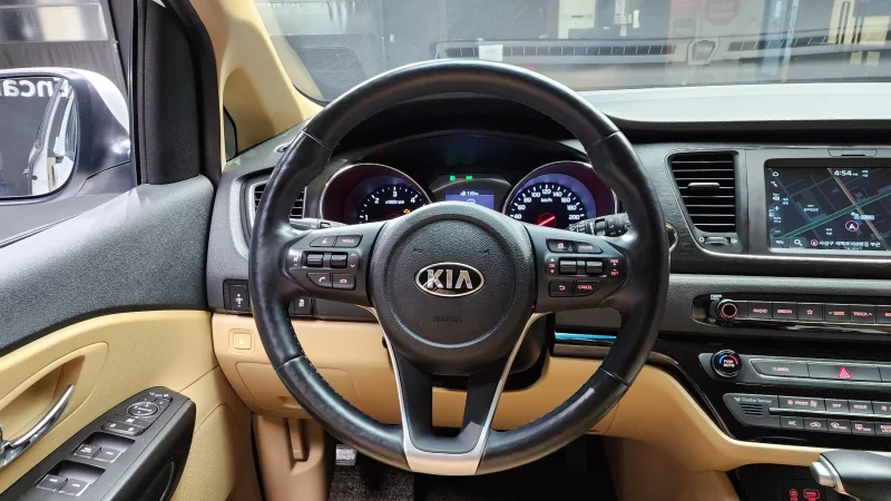 Kia Carnival