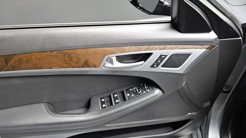 Hyundai Genesis