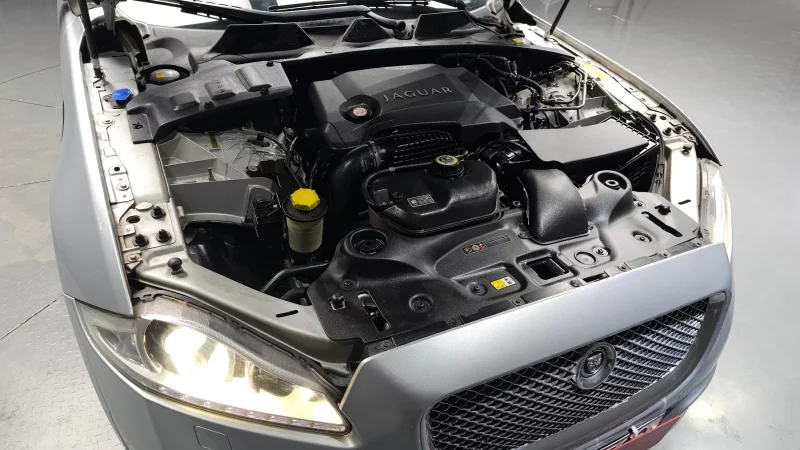 Jaguar XJ