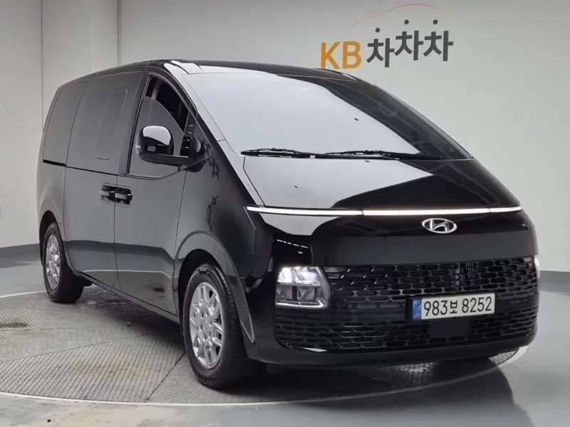 Hyundai Staria