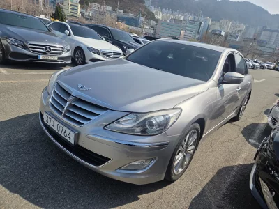 Hyundai Genesis