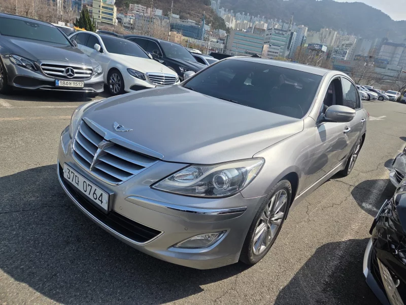 Hyundai Genesis