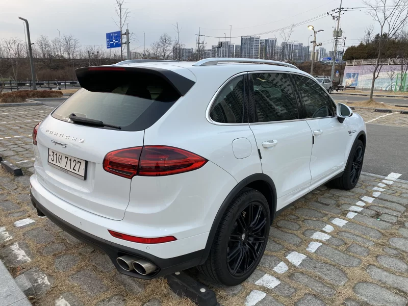 Porsche CAYENNE