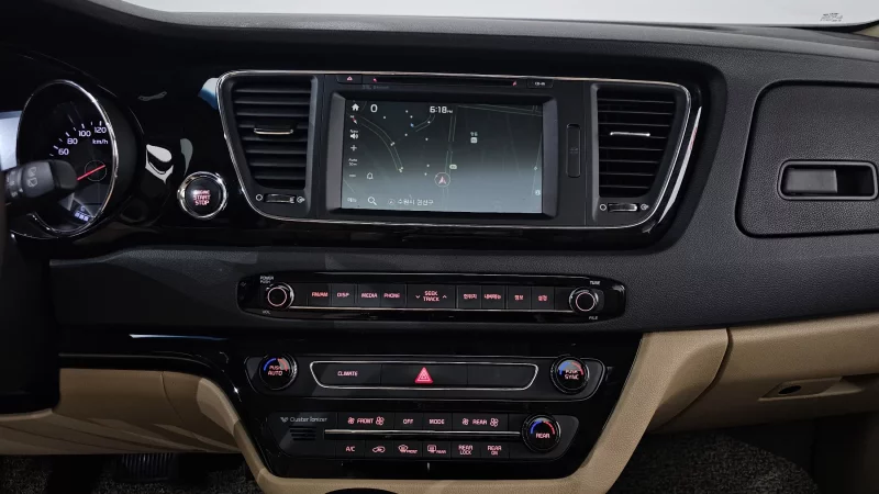 Kia Carnival