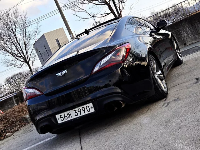 Hyundai Genesis