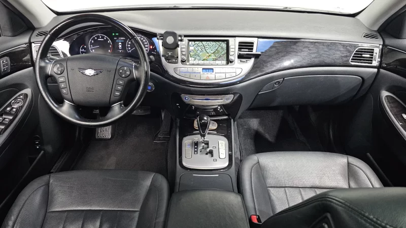 Hyundai Genesis