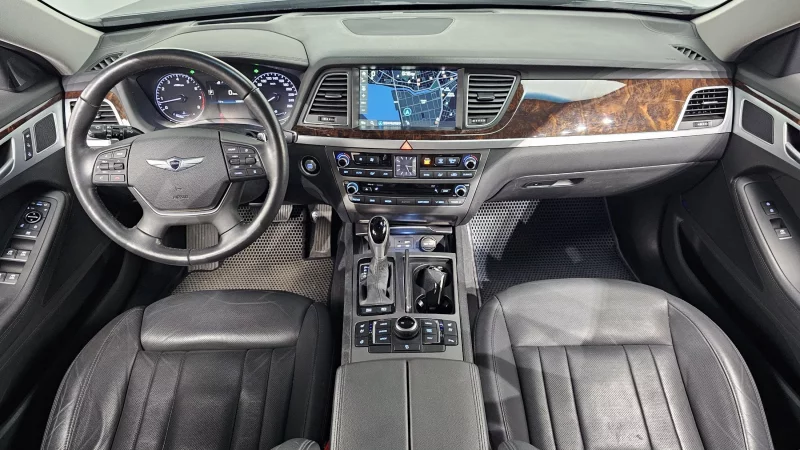 Hyundai Genesis