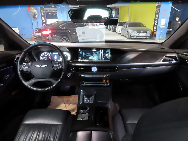 Genesis G90