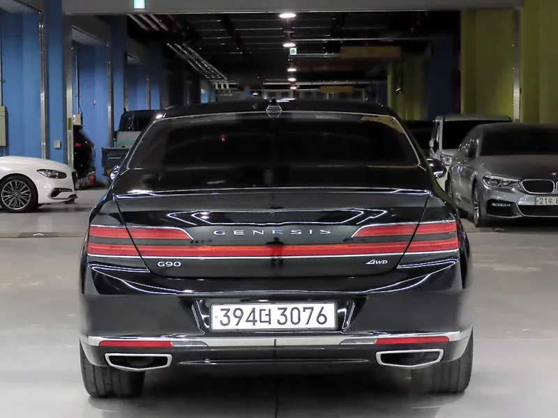 Genesis G90