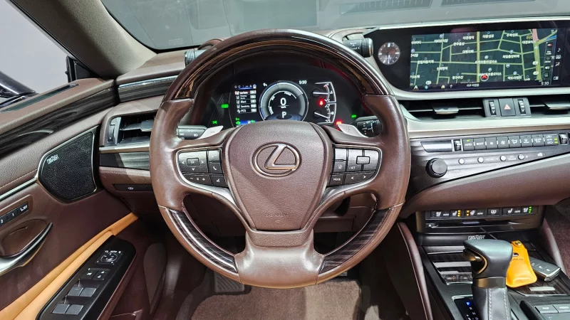 Lexus ES300h