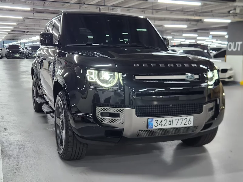 Land Rover DEFENDER