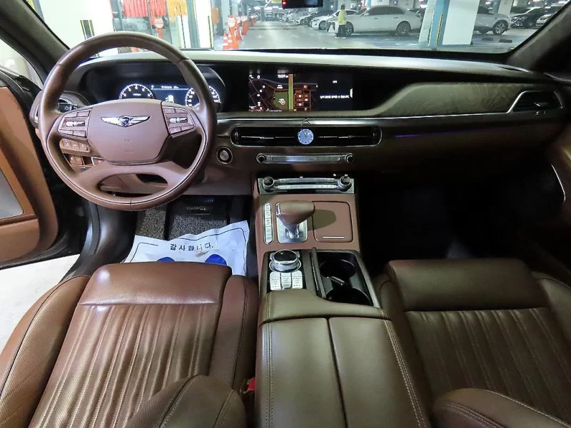 Genesis G90