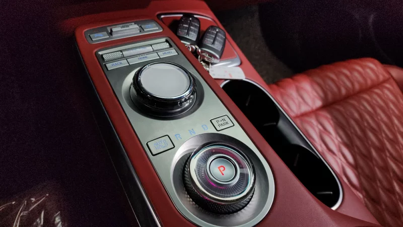 Genesis GV70