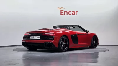 Audi R8