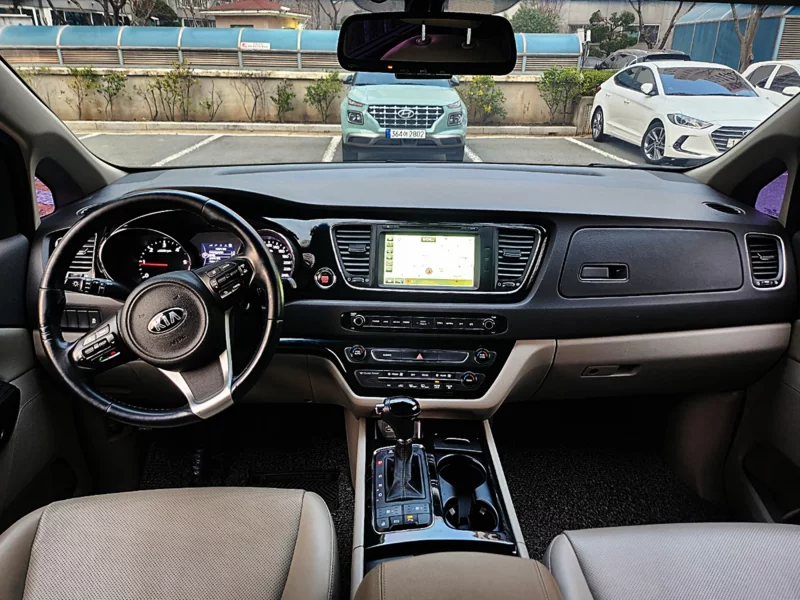 Kia Carnival
