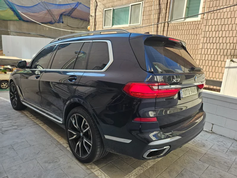 BMW X7