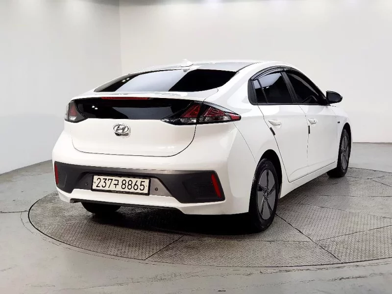 Hyundai Ioniq