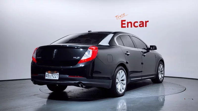 Lincoln MKS