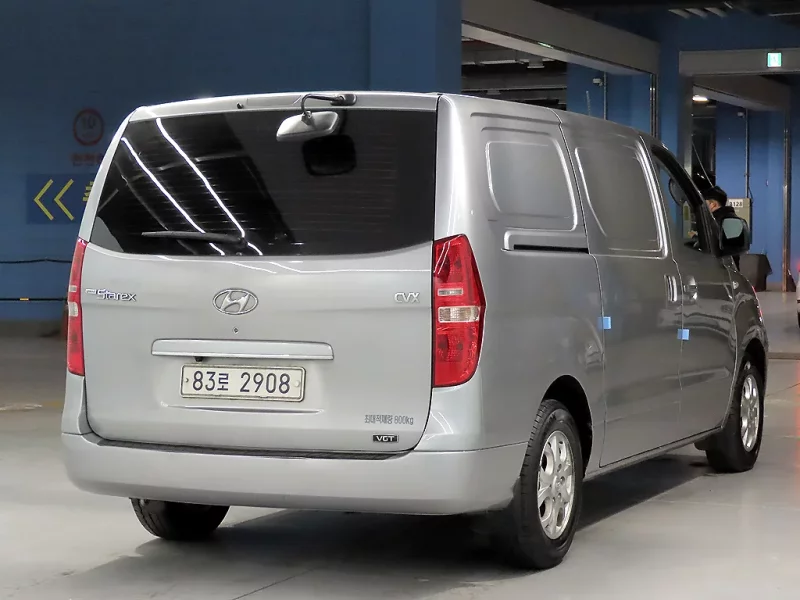 Hyundai Starex