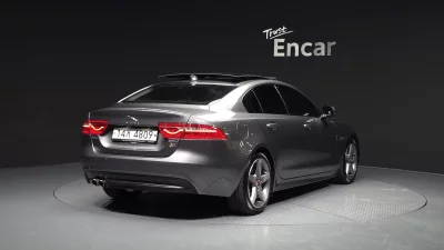 Jaguar XE