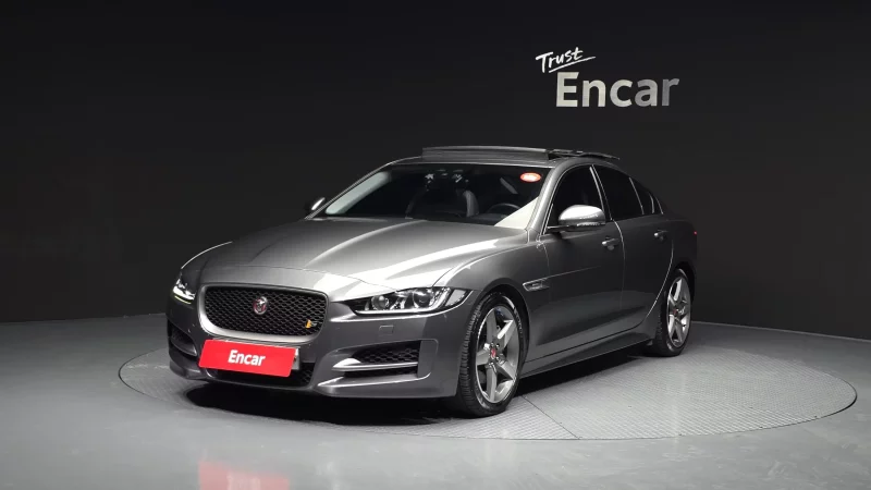 Jaguar XE