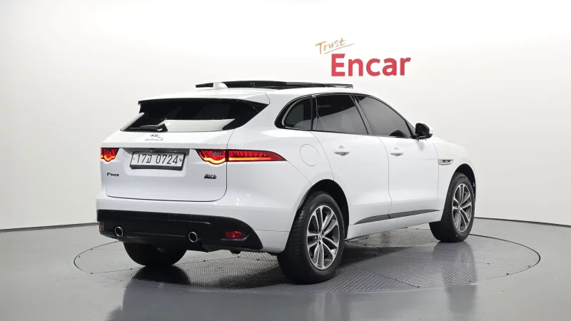 Jaguar F-PACE