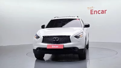 Infiniti QX70