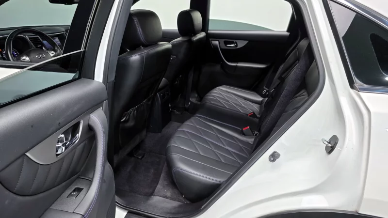 Infiniti QX70