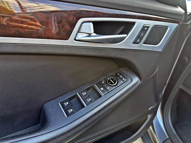 Hyundai Genesis
