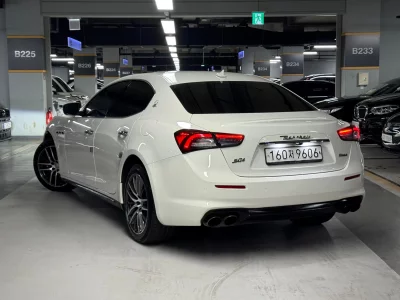 Maserati GHIBLI
