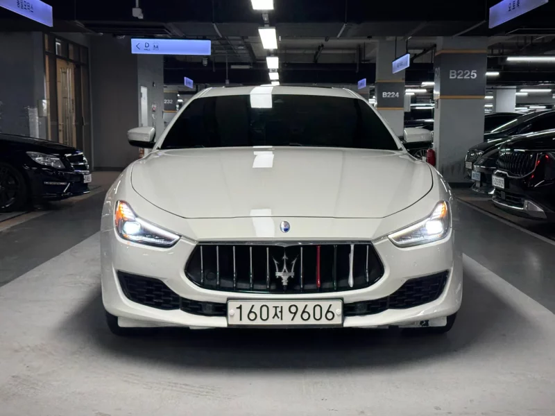 Maserati GHIBLI