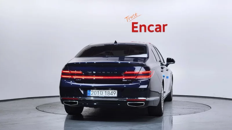 Genesis G90
