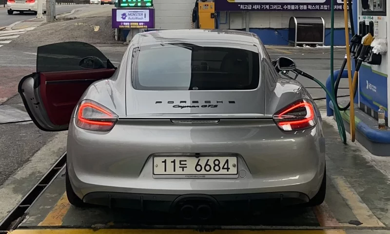Porsche CAYMAN