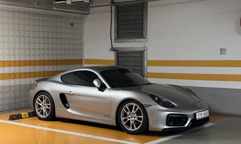 Porsche CAYMAN