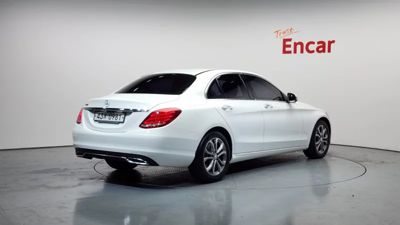 Mercedes-Benz C-Class