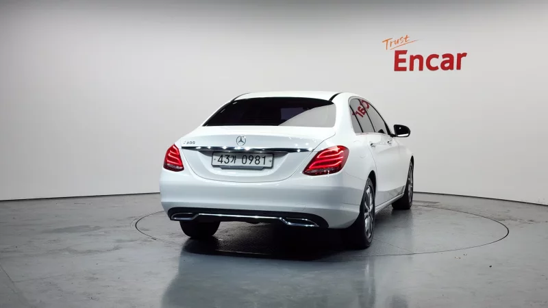 Mercedes-Benz C-Class