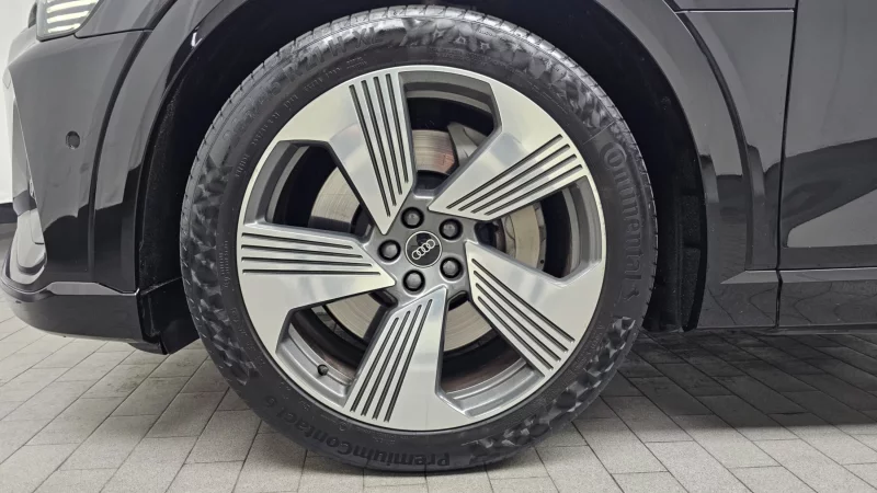 Audi e-tron