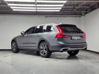 Volvo V90