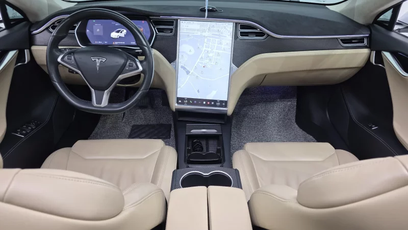 Tesla MODEL S